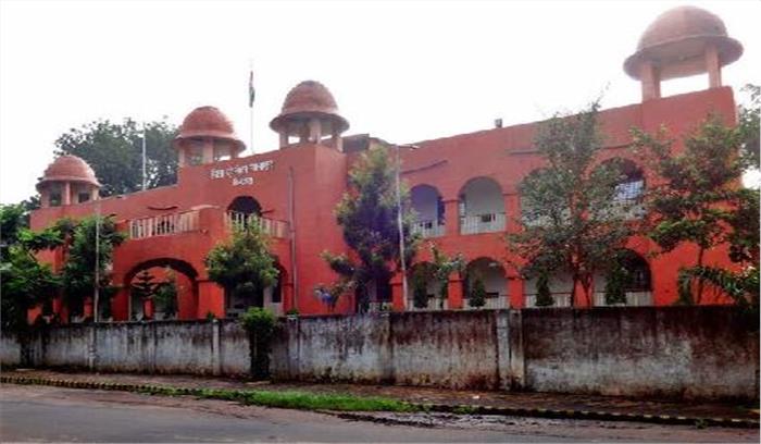 न्यायालय परिसर में आरोपी की हत्या