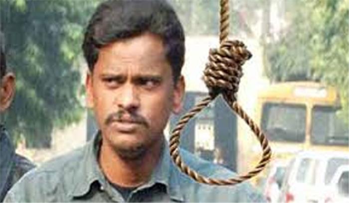 मृतकों के शव से मांस पकाकर खाता था कोली मृतकों के शव से मांस पकाकर खाता था कोली