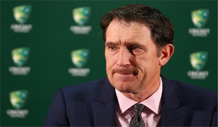 क्रिकेट आस्ट्रेलिया के अध्यक्ष जेम्स सदरलैंड गेंद से छेड़खानी विवाद की जांच के लिए जोहान्सबर्ग रवाना