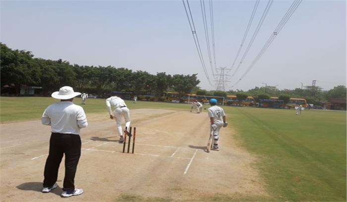 साल्वन पब्लिक स्कूल ने मयूर नोएडा को हराकर जीता मैच