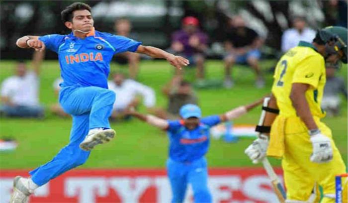 अंडर 19 विश्व कप फाइनल में भारतीय गेंदबाजों ने आस्ट्रेलिया को 216 रन पर समेटा अंडर 19 विश्व कप फाइनल में भारतीय गेंदबाजों ने आस्ट्रेलिया को 216 रन पर समेटा