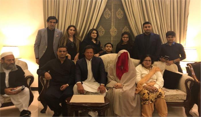 65 साल की उम्र में तीसरी बार दूल्हा बने पीटीआई के प्रमुख इमरान ख़ान