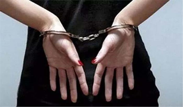 113 अपराधों में वांछित महिला गिरफ्तार 113 अपराधों में वांछित महिला गिरफ्तार