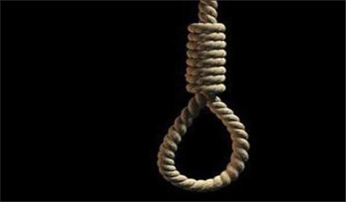 मध्यप्रदेश :प्रेमी युगल ने फांसी लगाकर की आत्महत्या मध्यप्रदेश :प्रेमी युगल ने फांसी लगाकर की आत्महत्या