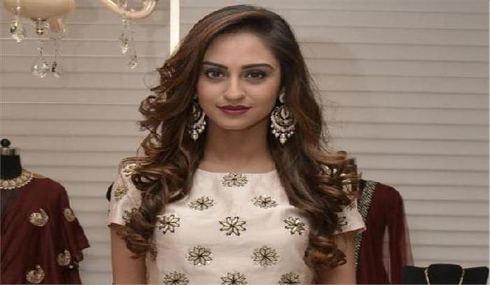 वेब श्रृंखला की दुनिया में आगाज करेंगी क्रिस्टल डिसूजा