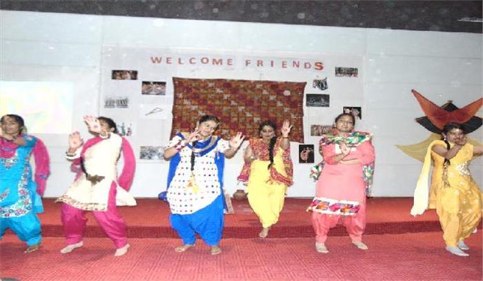 विदेशी प्रतिनिधि मण्डल के स्वागत में सांस्कृतिक कार्यक्रम