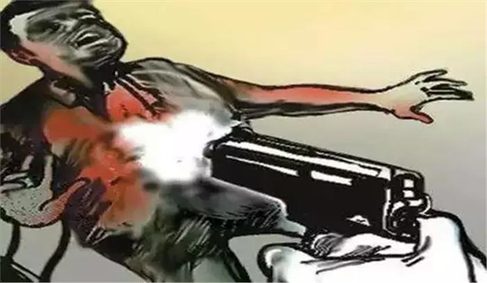 ग्राहक सेवा केंद्र संचालक की गोली मारकर हत्या, 5.40 लाख की लूट ग्राहक सेवा केंद्र संचालक की गोली मारकर हत्या, 5.40 लाख की लूट