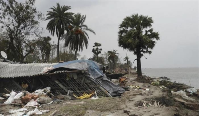 बंगाल के मंत्री ने चक्रवात प्रभावित सुंदरवन में बाड़ लगाने की शुरुआत की