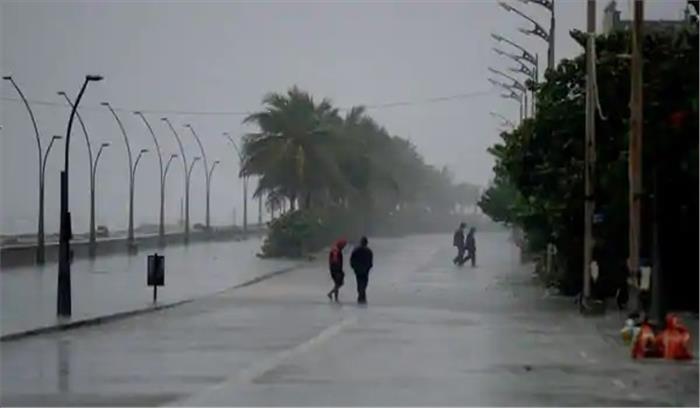 श्रीलंका को पार करने के बाद तमिलनाडु तट के पास पहुंचा चक्रवाती तूफान ‘बरेवी’