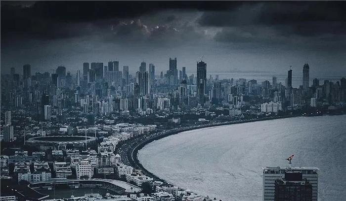 महाराष्ट्र के तट से दोपहर तक टकरा सकता है चक्रवात निसर्ग