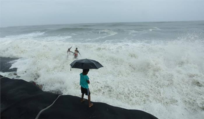 चक्रवात तौकते: कोझिकोड से समुद्र में गए 15 मछुआरों के बारे में कोई जानकारी नहीं