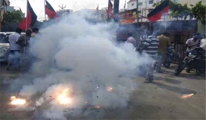 2जी घोटाले के फैसले पर डीएमके नेताओं ने जताई खुशी 