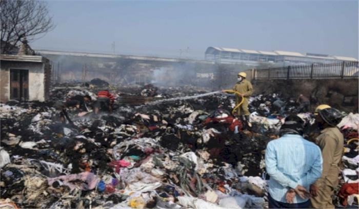 डीएमआरसी ओखला बैरक के पास लगी आग, कोई नुकसान नहीं