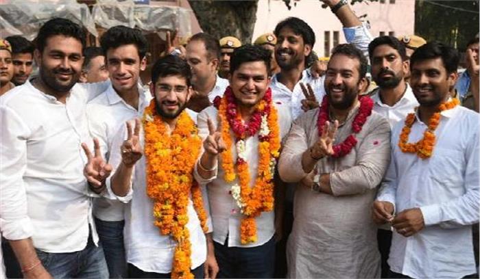 डुसू चुनाव में अध्यक्ष, उपाध्यक्ष पद पर एनएसयूआई जमाया कब्जा