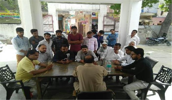 स्वास्थ्य मंत्री से मिले आश्वासन पर अनशन समाप्त