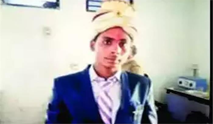 दलित दूल्हे को मंदिर में जाने से रोका दलित दूल्हे को मंदिर में जाने से रोका