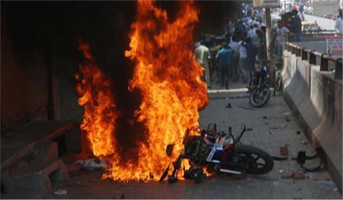 दलित आंदोलन के दौरान देशभर में हिंसा, 7 लोगों की मौत दलित आंदोलन के दौरान देशभर में हिंसा, 7 लोगों की मौत