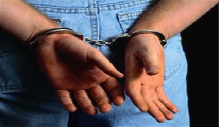 दलित छात्रा से छेड़छाड़ और जबरदस्ती शादी की धमकी, पर एक गिरफ्तार