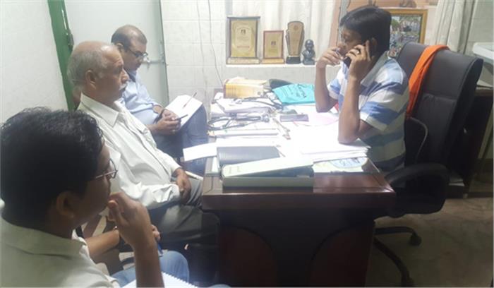 पैरी नदी में बांध बनाकर नहरों के माध्यम से बांधों को भरने पर चर्चा