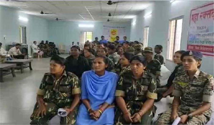 ब्लड डोनेट किया महिला कमांडो ने ब्लड डोनेट किया महिला कमांडो ने