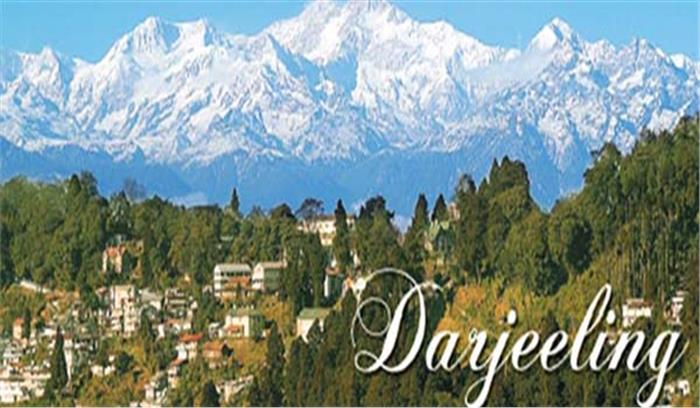 दार्जिलिंग : जनजीवन पटरी पर लौट रहा है​​​​​​​