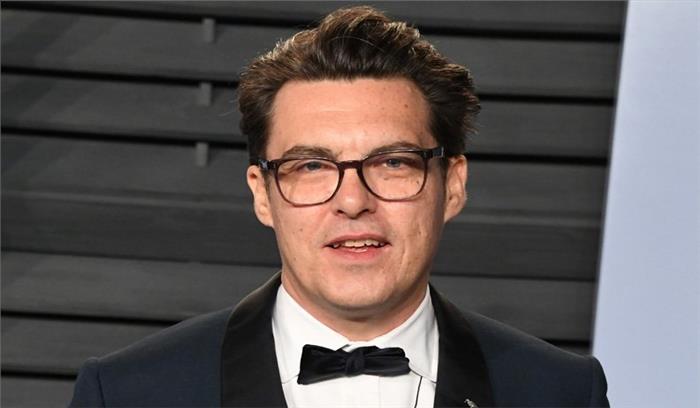 द वूमन इन द विंडो का निर्देशन करने के लिए तैयार हैं जो राइट