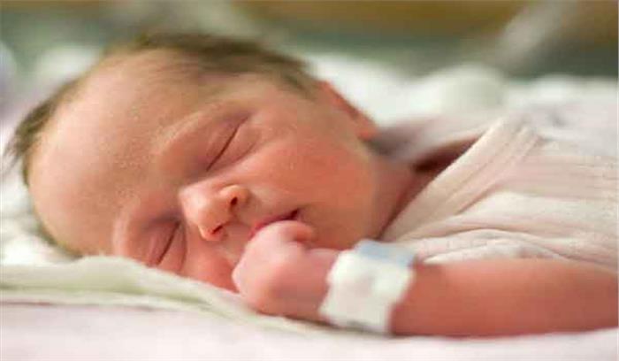 बेटी के जन्म पर 50 हजार रुपये का बांड देगी योगी सरकार बेटी के जन्म पर 50 हजार रुपये का बांड देगी योगी सरकार