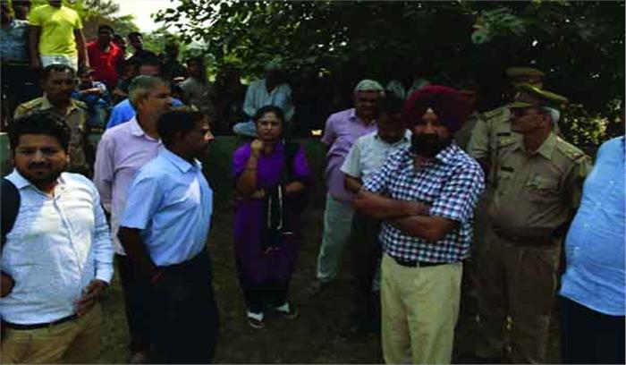 महिला की पोल पर सिर पटककर की हत्या महिला की पोल पर सिर पटककर की हत्या