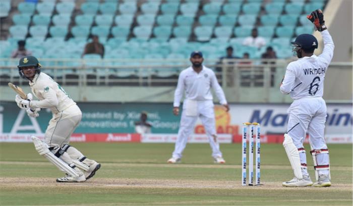 विशाखापट्टनम टेस्ट : एल्गर, डी कॉक के शतक के बीच अश्विन ने कराई भारत की वापसी (राउंडअप)