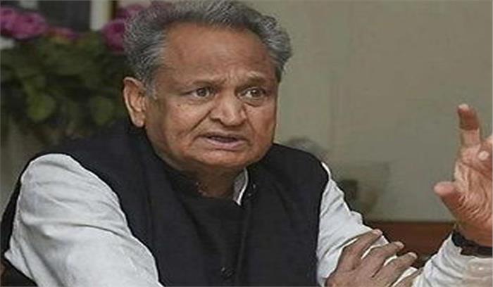 मृतकों के परिजनों को एक एक लाख रुपये देने की घोषणा मृतकों के परिजनों को एक एक लाख रुपये देने की घोषणा