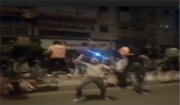 31 दिसंबर की रात दिल्ली भी हुई शर्मसार 31 दिसंबर की रात दिल्ली भी हुई शर्मसार