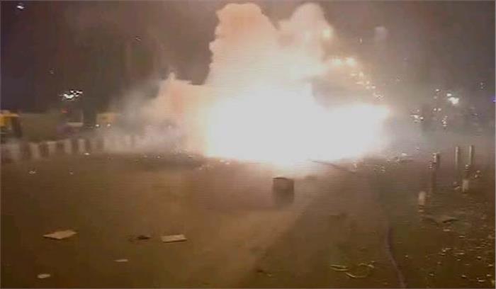 दीपावली से पूर्व प्रदूषण बढ़ा, पटाखा विक्रेताओं पर नकेल कसेगी सरकार