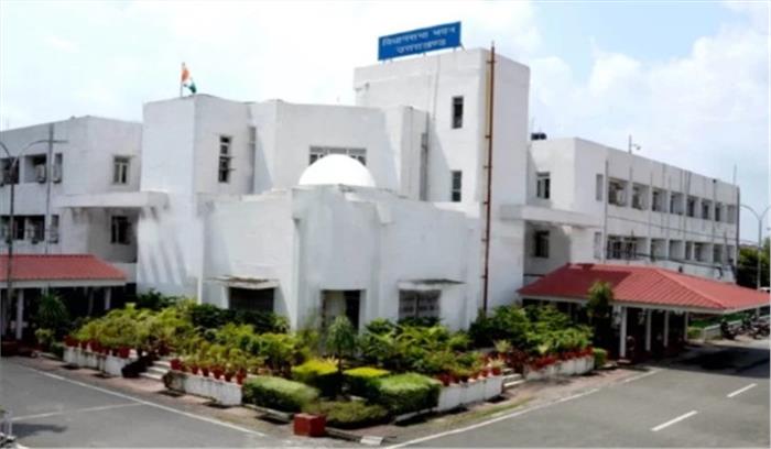 उत्तराखंड: विधानसभा में पुलवामा शहीदों को दी गयी श्रद्धांजलि उत्तराखंड: विधानसभा में पुलवामा शहीदों को दी गयी श्रद्धांजलि