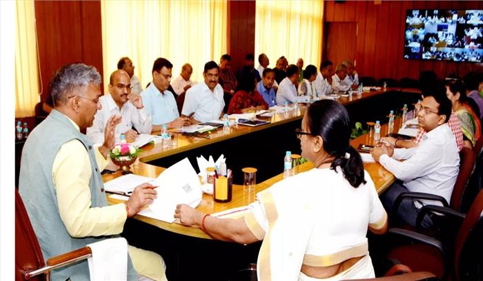 उत्तराखंड त्रिवेन्द्र निर्देशत्रिवेन्द्र ने दिये अल्ट्रासाउंड मशीनों में जीपीएस लगाने के निर्देश 