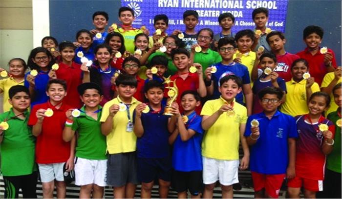 बैडमिंटन प्रतियोगिता में रायन बना ओवर ऑल चैम्पियन बैडमिंटन प्रतियोगिता में रायन बना ओवर ऑल चैम्पियन