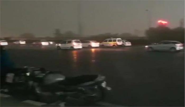 दिल्ली-एनसीआर में धूल भरी आंधी