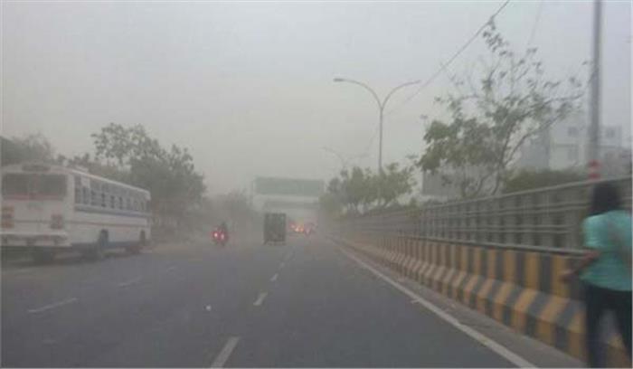 दिल्ली-एनसीआर में बदली छाई,बारिश के आसार