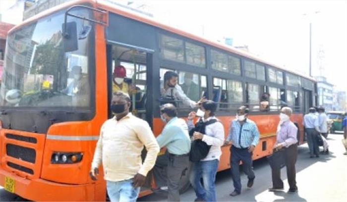 दिल्ली में 56 दिनों बाद चली बसें, बुधवार को होंगे दिशा निर्देश जारी