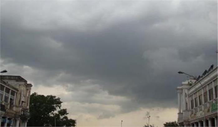 दिल्ली में आज सुबह बादल छाए रहे