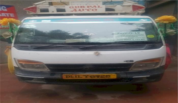 दिल्ली : ड्रग सप्लायर ने चकमा देने को गाड़ी पर कोविड स्टीकर चिपकाया