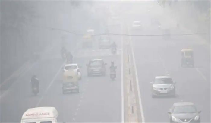 दिल्ली की हवा बेहद खराब, एनसीआर में स्कूल-कॉलेज अगले आदेश तक बंद, 50% स्टाफ को वर्क फ्रॉम होम