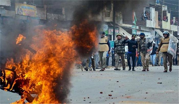 दिल्ली दंगों पर 167 प्राथमिकी, 885 गिरफ्तार दिल्ली दंगों पर 167 प्राथमिकी, 885 गिरफ्तार