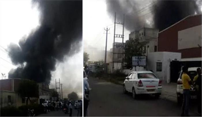 दिल्ली की फैक्ट्री में लगी भीषण आग, 2 जिंदा जले