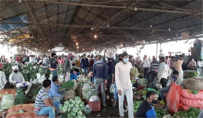 दिल्ली के थोक फल और सब्जी मंडियों में ऑड-ईवन