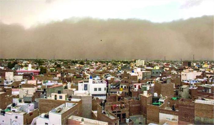 दिल्ली पहुंचा रेगिस्तान से उठा तूफान