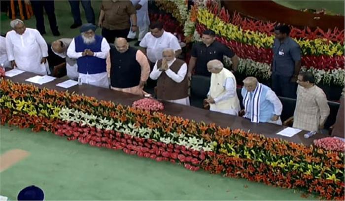 नरेंद्र मोदी राजग संसदीय दल के नेता चुने गए