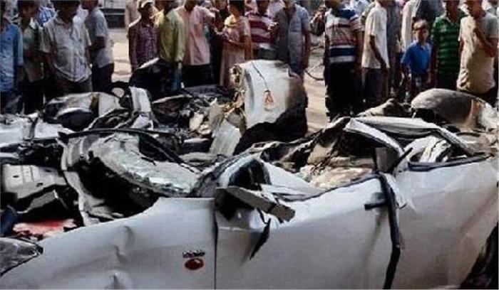 पंजाबी बाग फ्लाईओवर से नीचे गिरी कार,  महिला समेत 2 लोगों की मौत