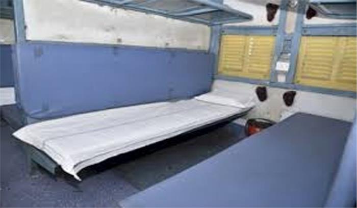 दिल्ली : शकूरबस्ती में रेलवे आईसोलेशन कोच में कोरोना रोगियों का आना शुरू