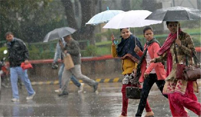 दिल्ली में बारिश,  मौसम हुआ सुहावना