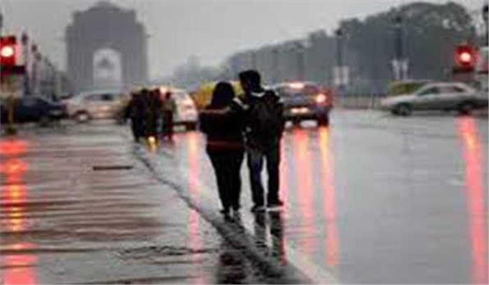 दिल्ली में आंधी के साथ बारिश, कई जगहों पर भरा पानी दिल्ली में आंधी के साथ बारिश, कई जगहों पर भरा पानी